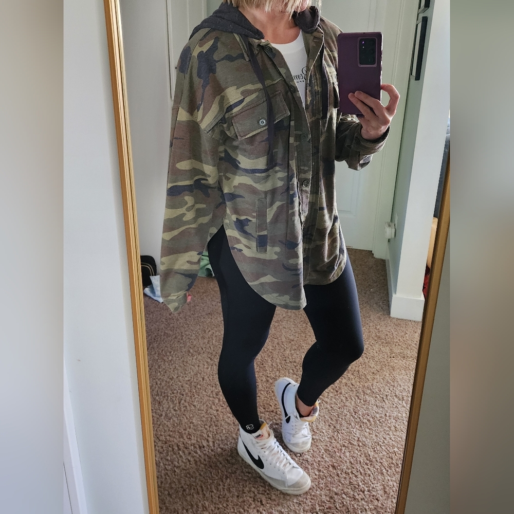 Vici Thread & Supply camo shacker - Sz S